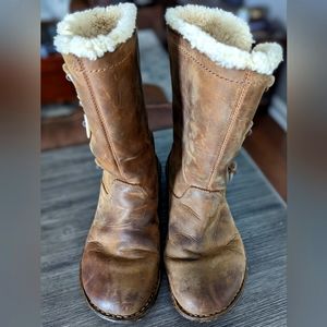 Ugg boots, leather and Sherpa lined.  size 10.